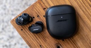 The War on Noise: Bose’s Earbuds of Silence Sell Out for Under 0