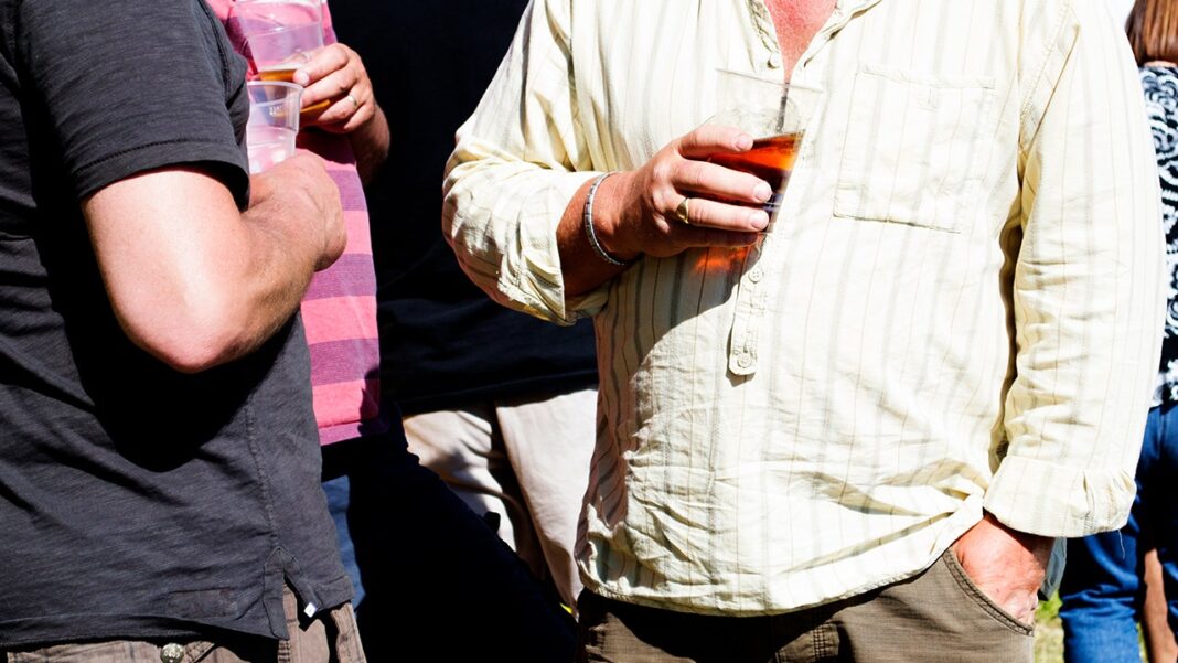 ‘Beer bellies’ increase heart damage risk in men, new study finds